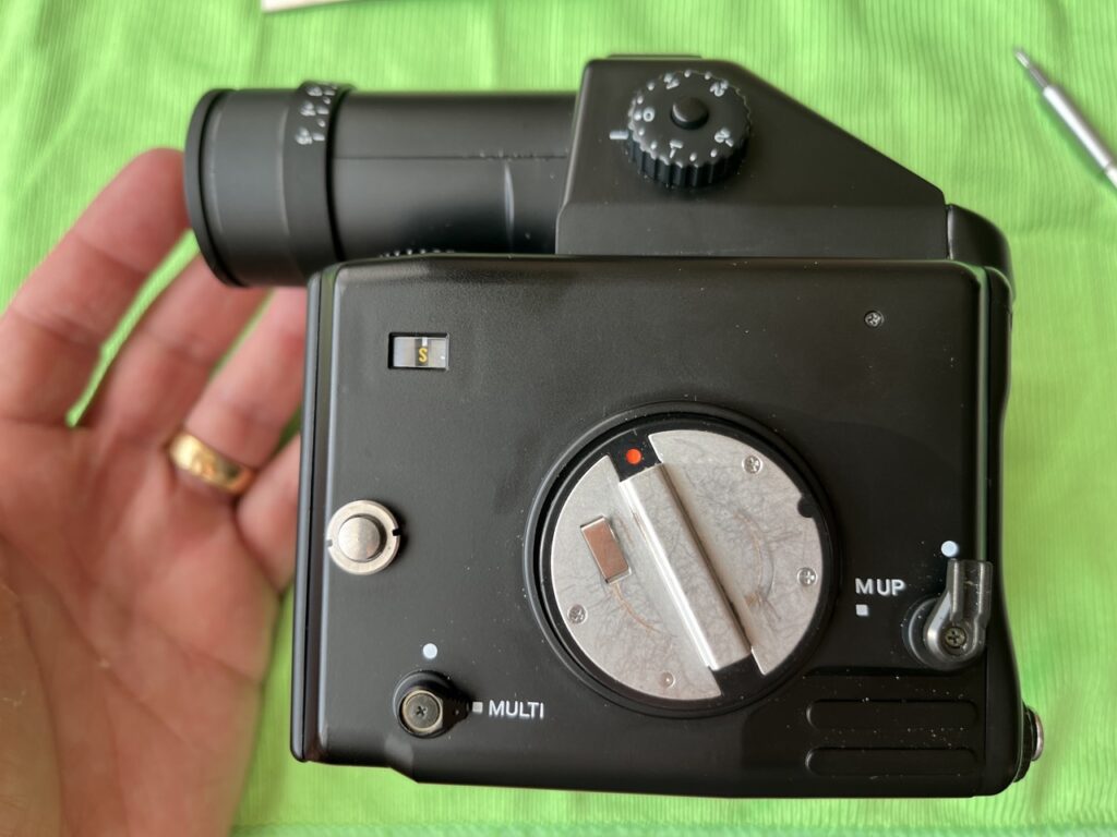 Mamiya 645E - Focus Screen Cleaning