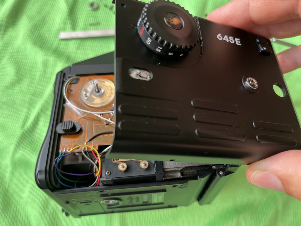 Mamiya 645E - Focus Screen Cleaning